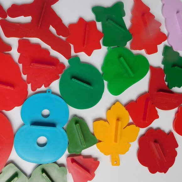 Vintage Plastic  Holiday Cookie Cutter Lot Christmas Cookie and other brands - Picture 3 of 9